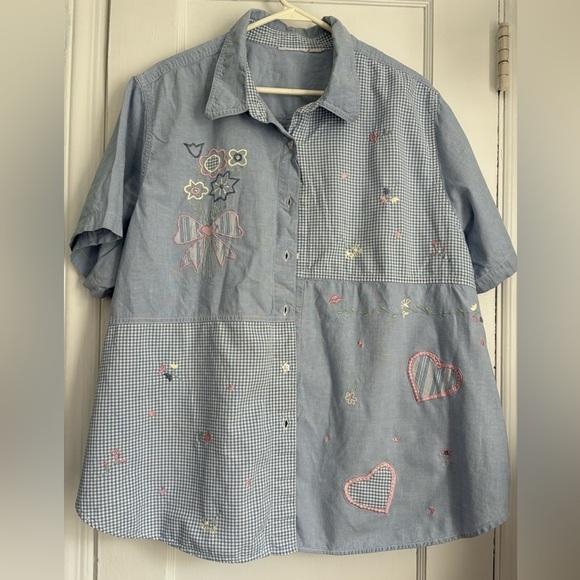 Embroidered Flowers Button Down Short Sleeves Women’s Top, Size: XXL - Picture 2 of 9